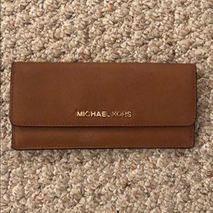 Like New Michael Kors Slim Wallet